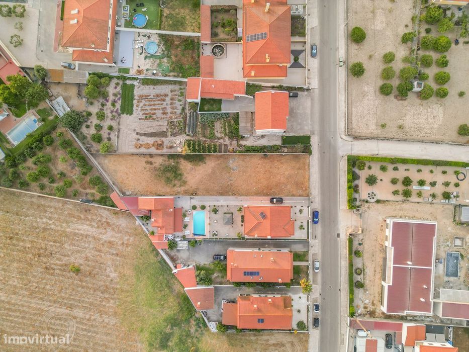 Terreno 1055 M² Área Total | Samora Correia