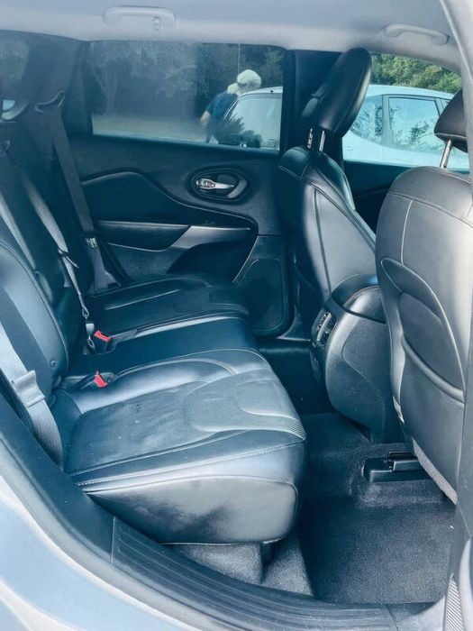 Jeep Cherokee Limited      2019