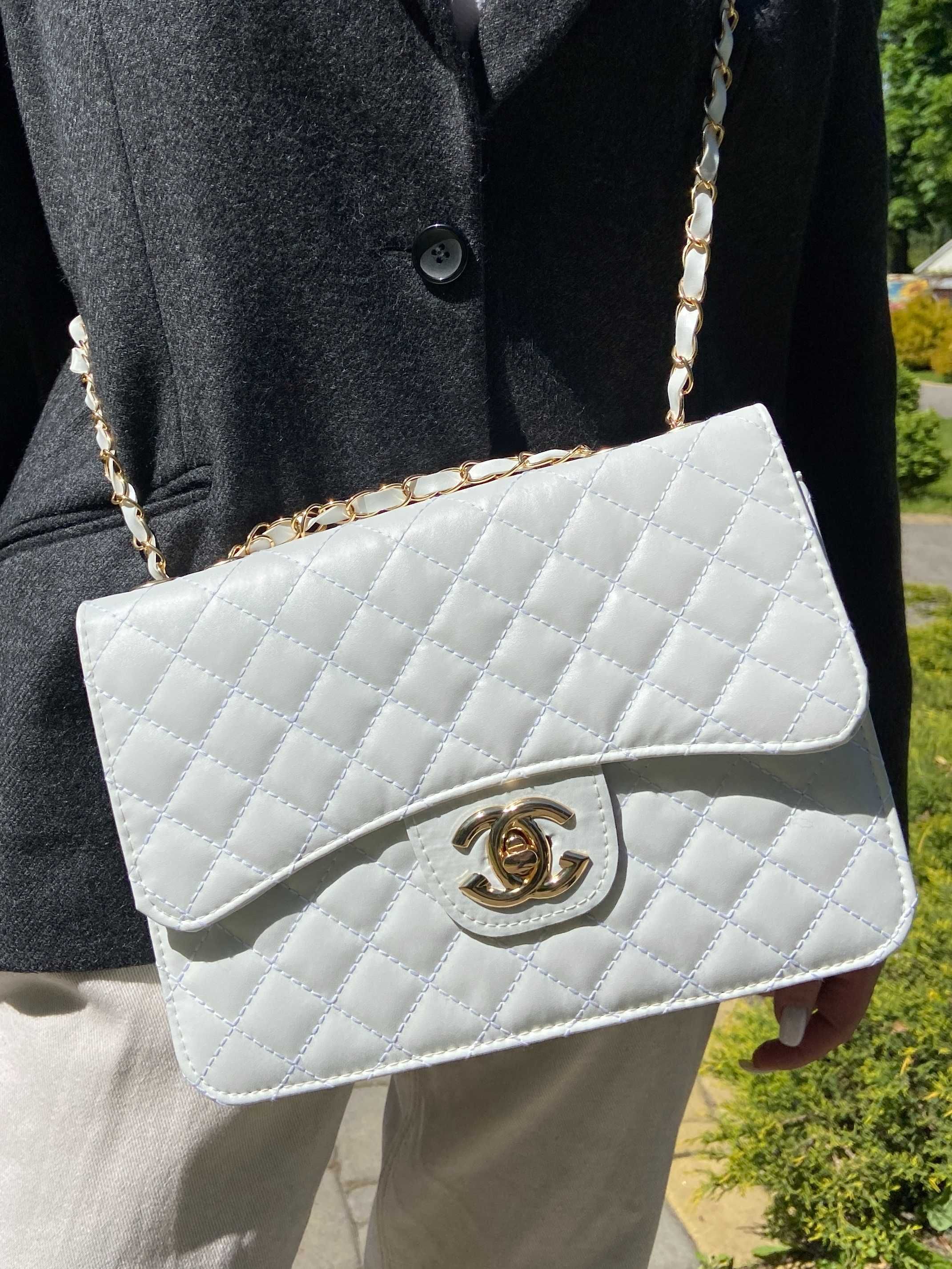 Жіноча сумка Chanel біла