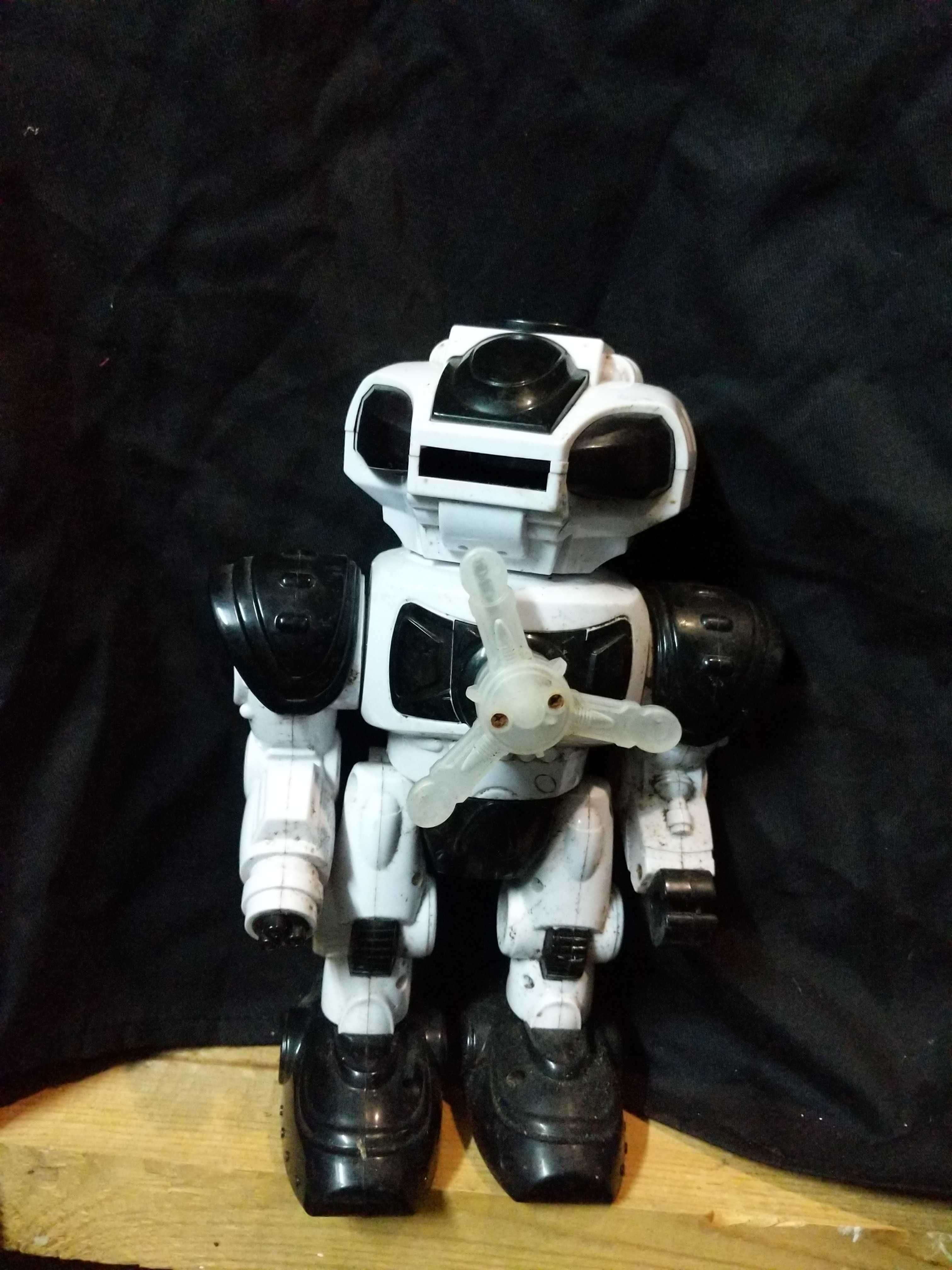 Рухливі роботи на батарейках, RoboSapien, трансформери