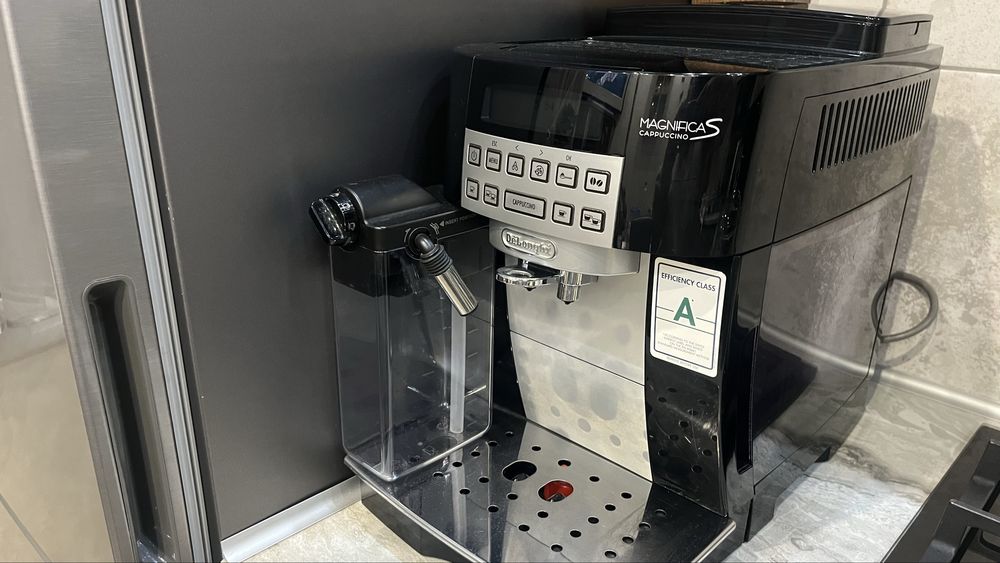 Кавова машина Delonghi ECAM 22.360.B Magnifica S