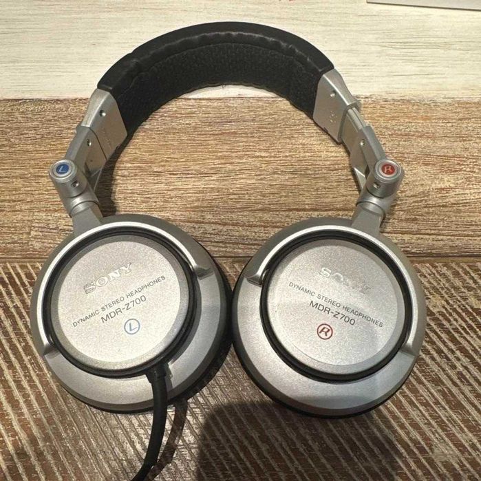 Phones Sony MDR-Z700