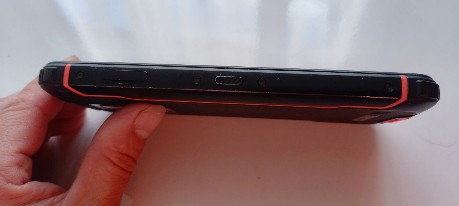 Używany Smartfon Kruger Matz DRIVE 10 pancerny +ładowarka indukcyjna .