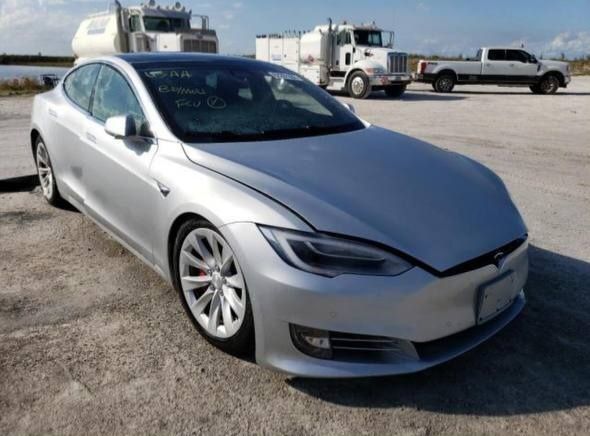 На запчасти TESLA MODEL S 2017-