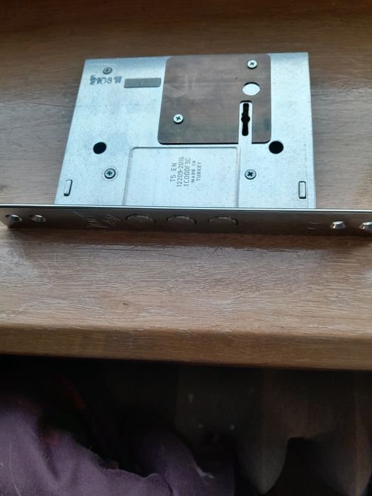 Продам даерной замок KALE