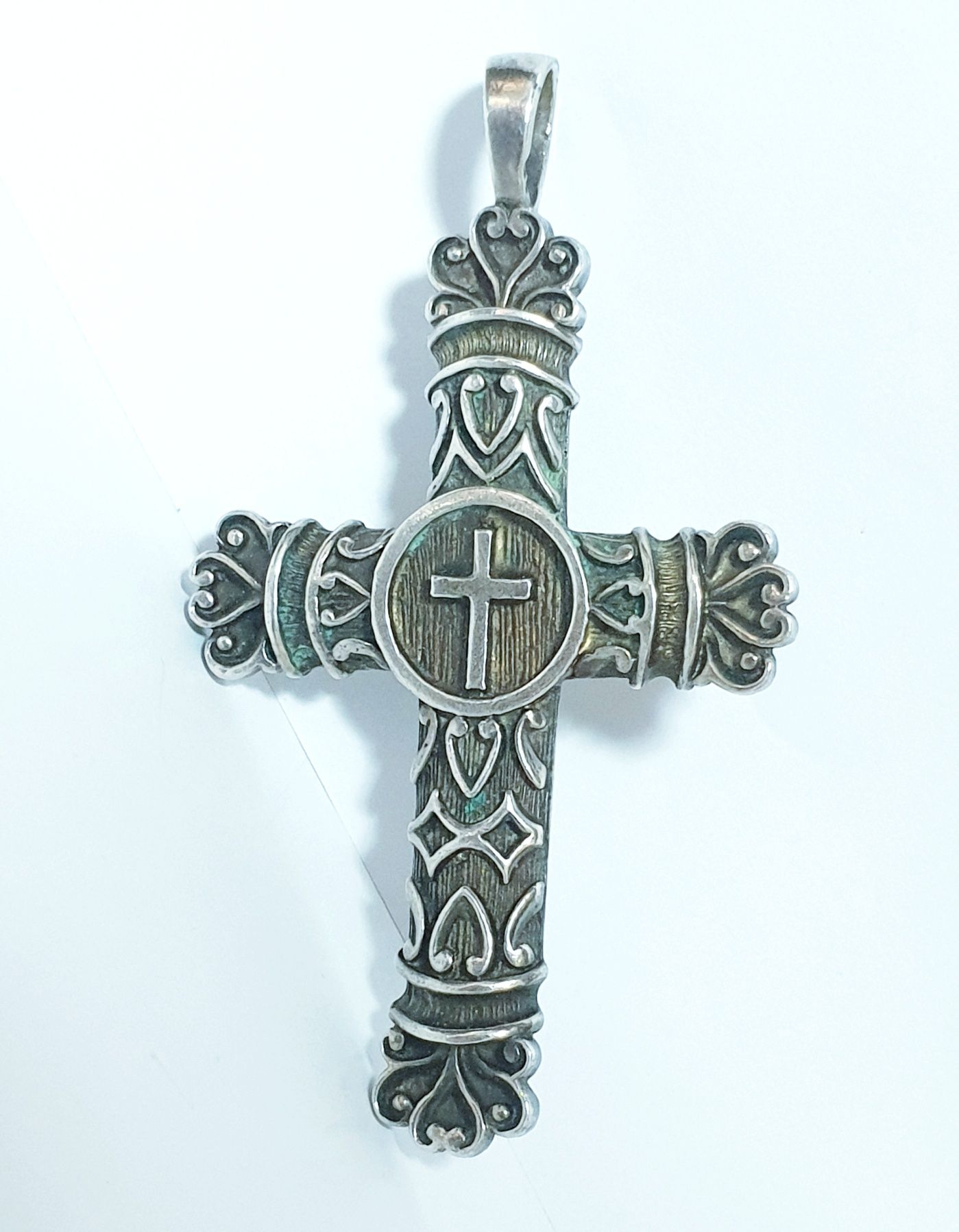 Grande antigo pendente Cruz de São  Cipriano em prata contrastada