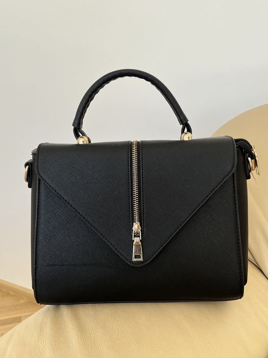 Чорна жіноча сумка