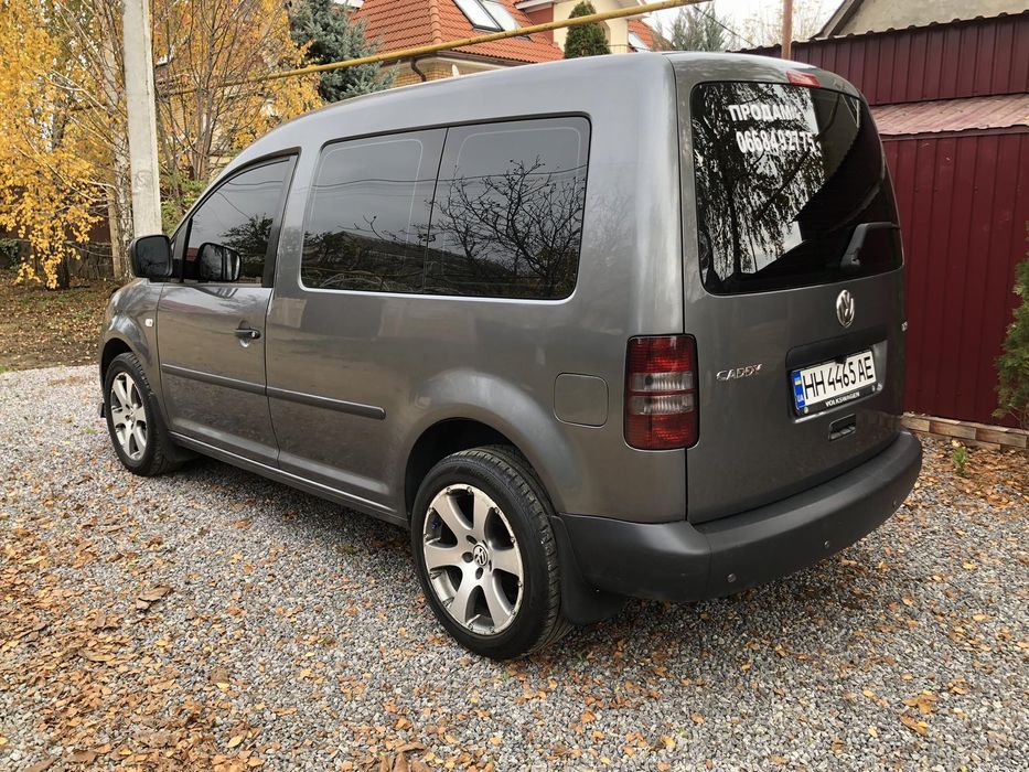 Volkswagen Caddy 2011 г заводской пассажир..