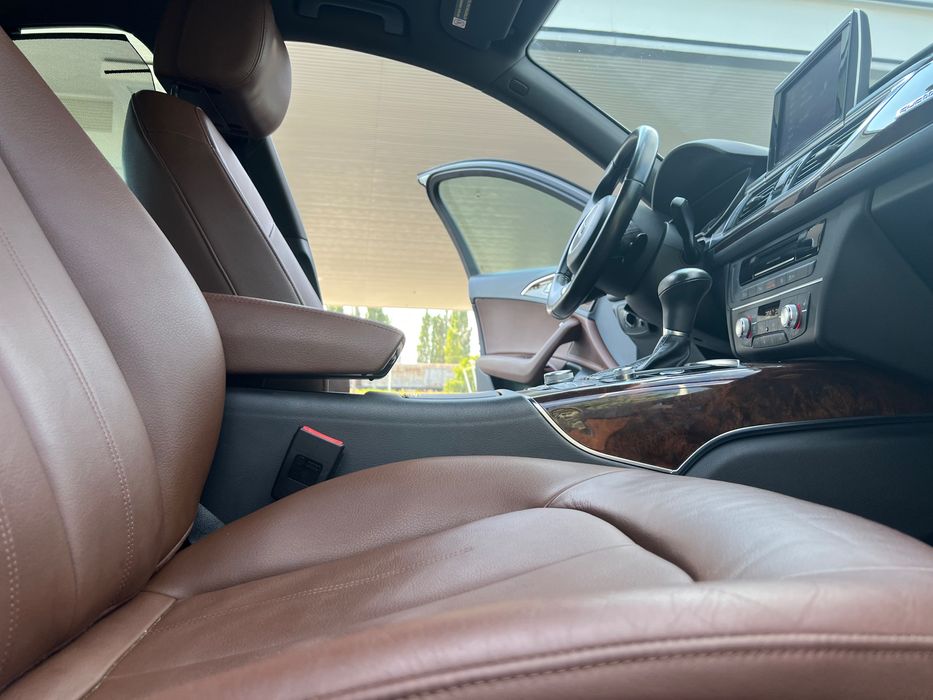 Продам свой автомобиль Audi A6 2015