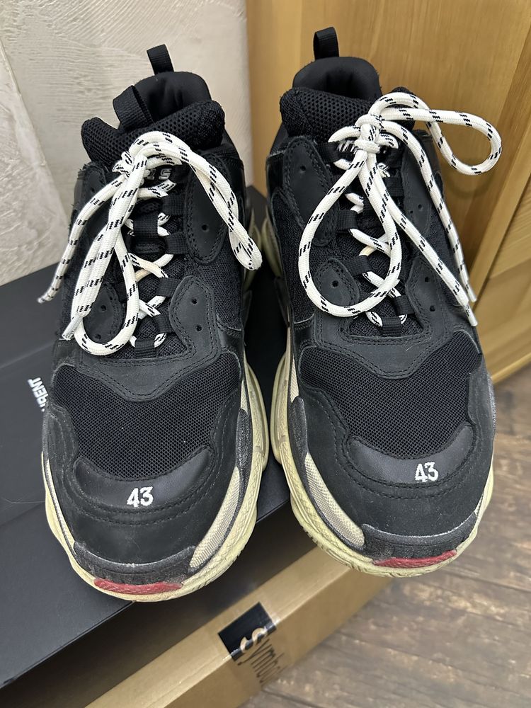 Balenciaga triple s