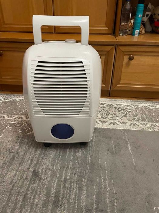 Осушувач повітря (вологопоглинач)  Comfee з Німеччини