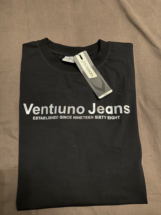 T Shirt Ventiuno preta