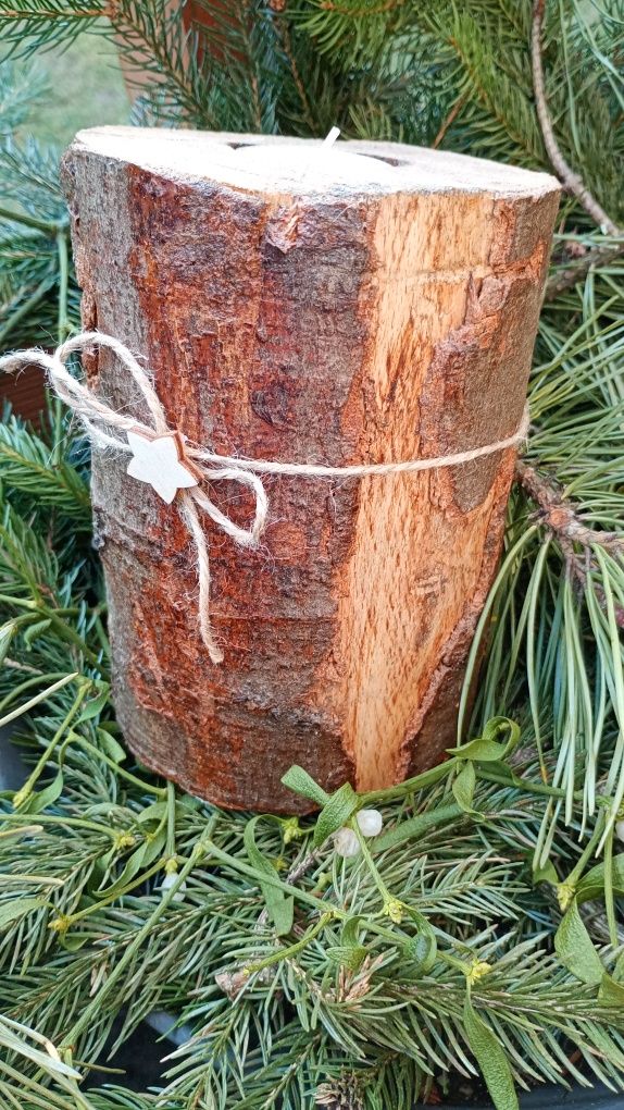 Świecznik z pnia drewna, lakierowany, na tea-light