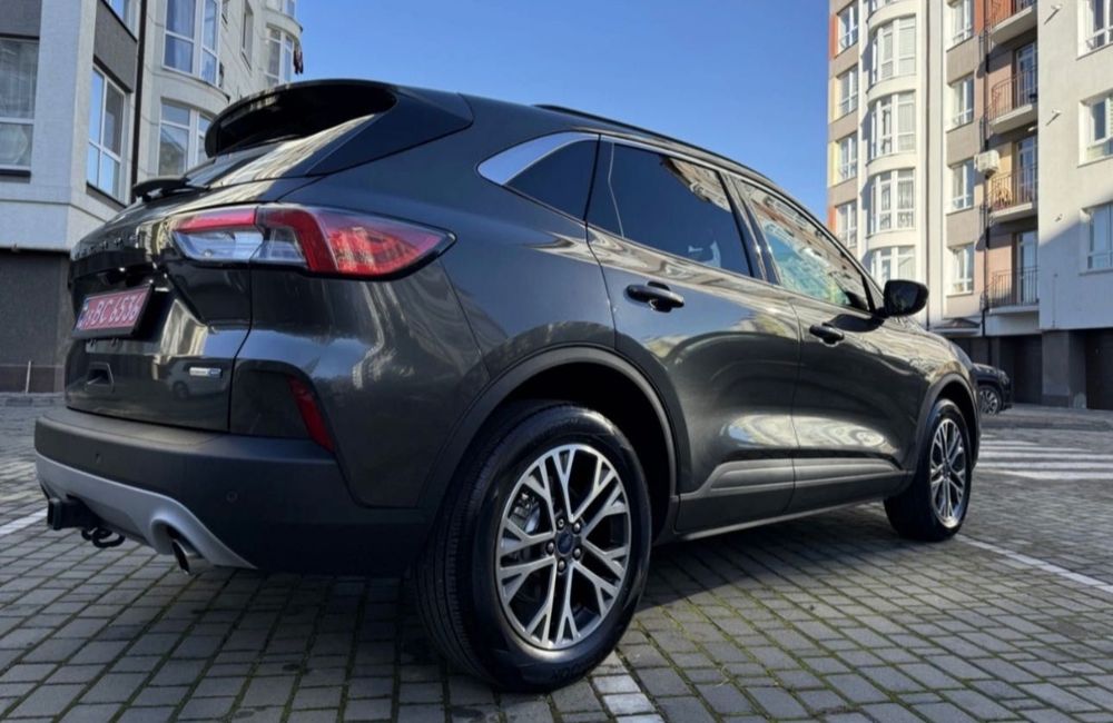 Ford Escape 2020 рік