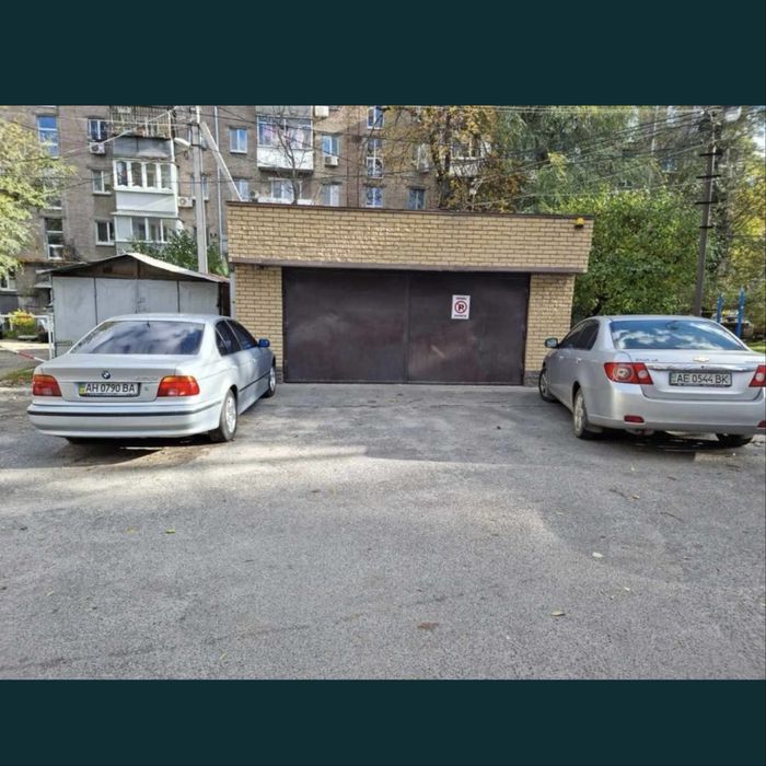 Продам гараж капитальный, на две машины.