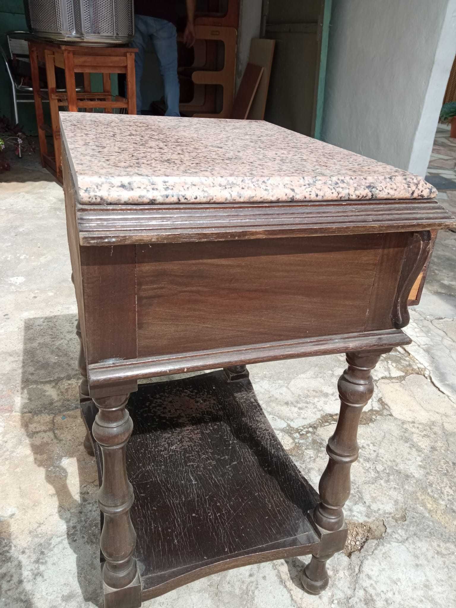 2 mesas cabeceira mogno usadas estilo Séc XIX com pedra mármore