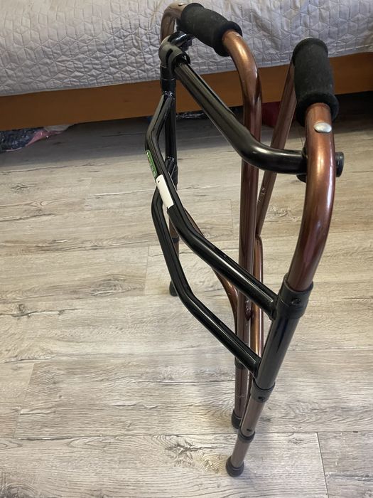 Ходуни крокуючі фіксовані для людей похилого віку