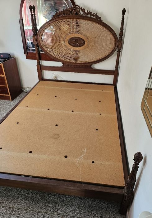 Cama de casal com colchão