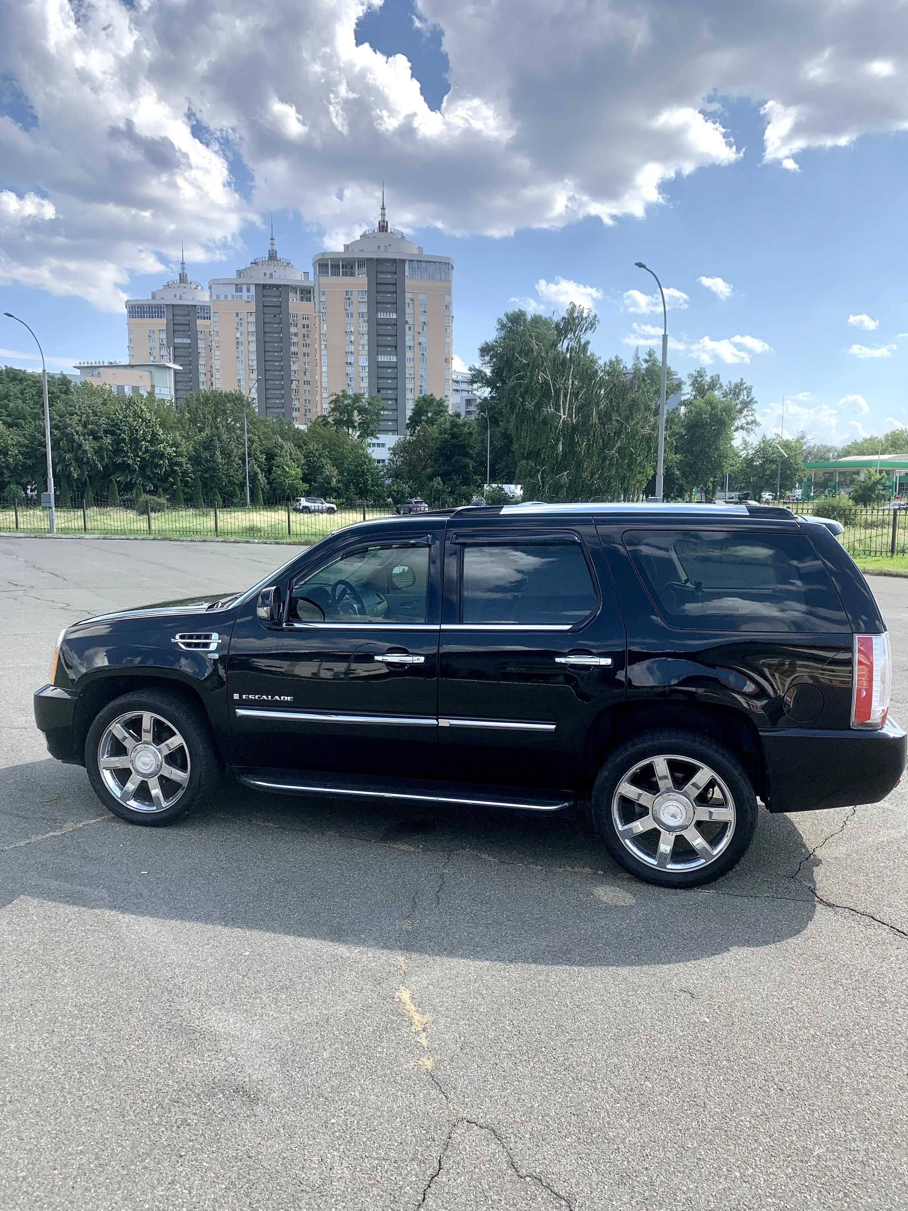 Escalade Cadillac. 6,2 Бенз/Газ. Обмін.