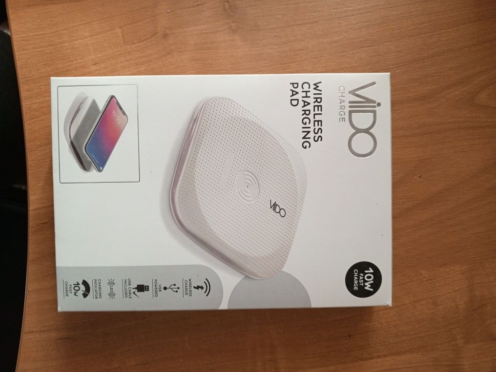 Vido wireless charging port