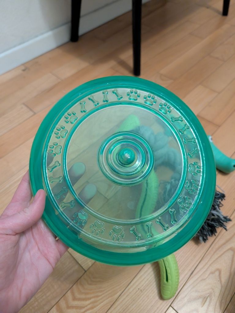 Zestaw zabawek dla psa (frisbee, szarpak, krokodyl i wąż do smaczków)