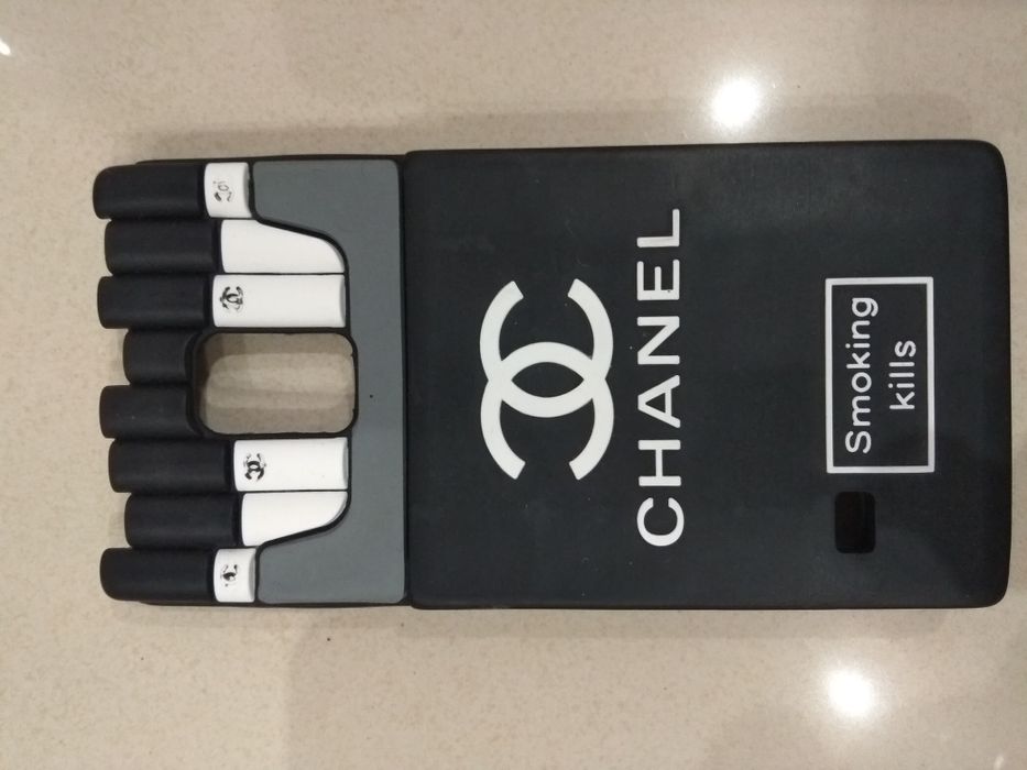 Etui na telefon jak nowa