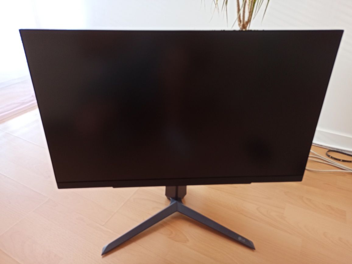 Monitor LG UltraGear 27GR75Q-B 2K 2560x1440p IPS 165 Hz 1ms G-Sync Fre