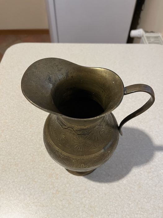 Mosiężny dzban 22 cm wysokości