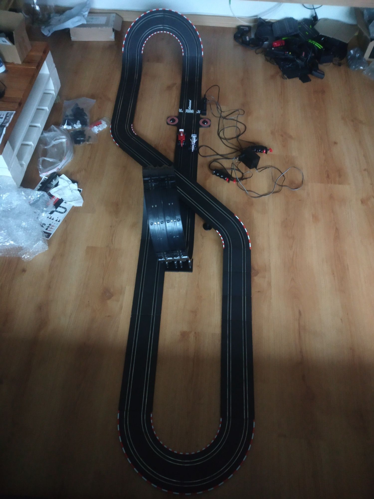 Tor wyścigowy elektryczny Carrera Go
