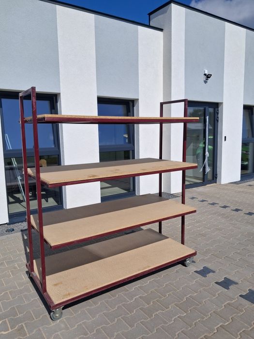 Regał magazynowy na kółkach. Solidny, niemiecki. Półki dużej nosności.
