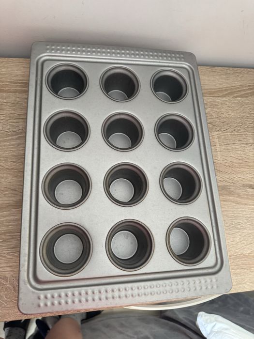 Blacha forma do pieczenia 12 muffinek