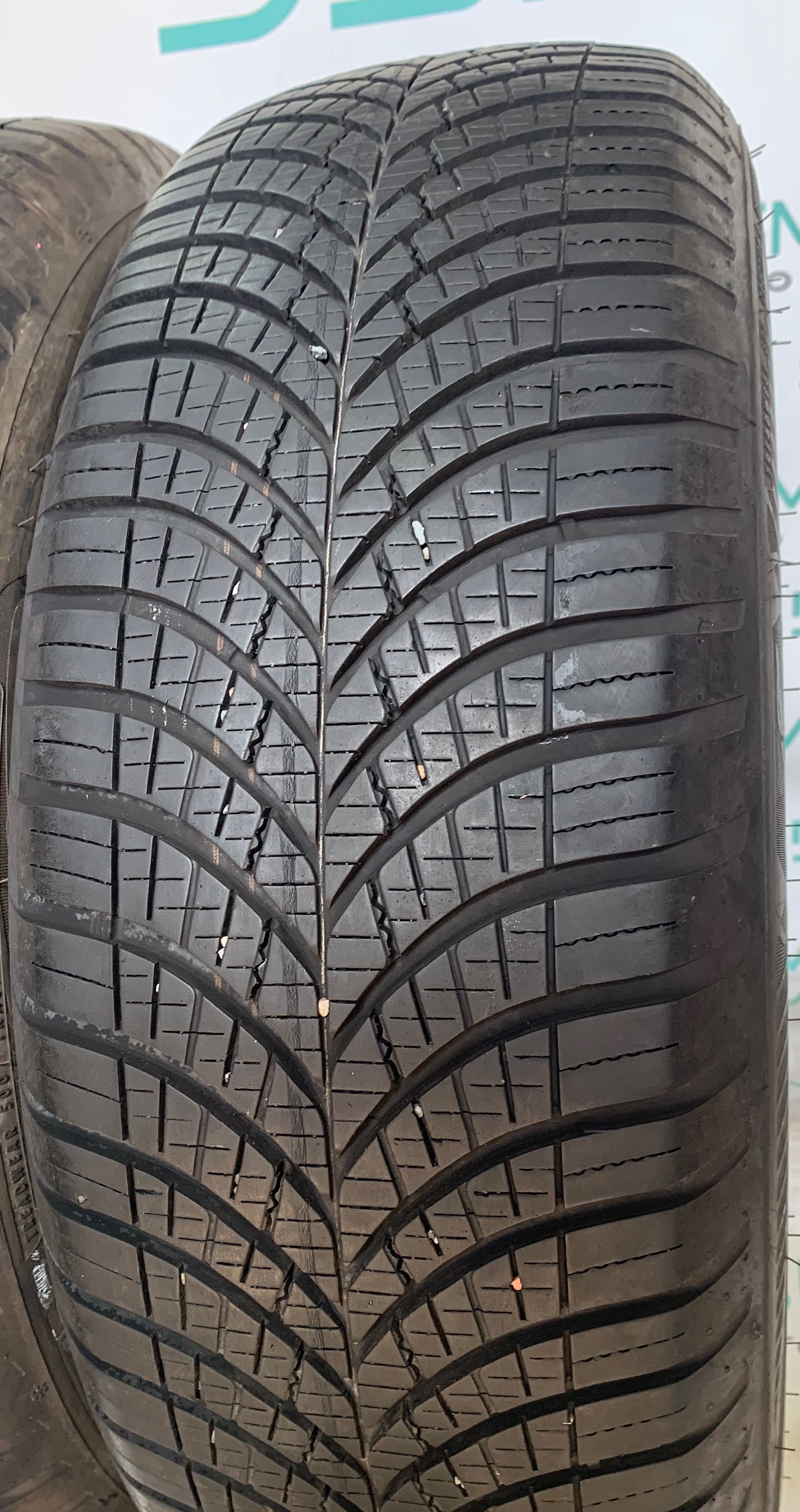 Скад шин б/в. 225/65 R17 Goodyear Vector 4 Seasons Gen-3