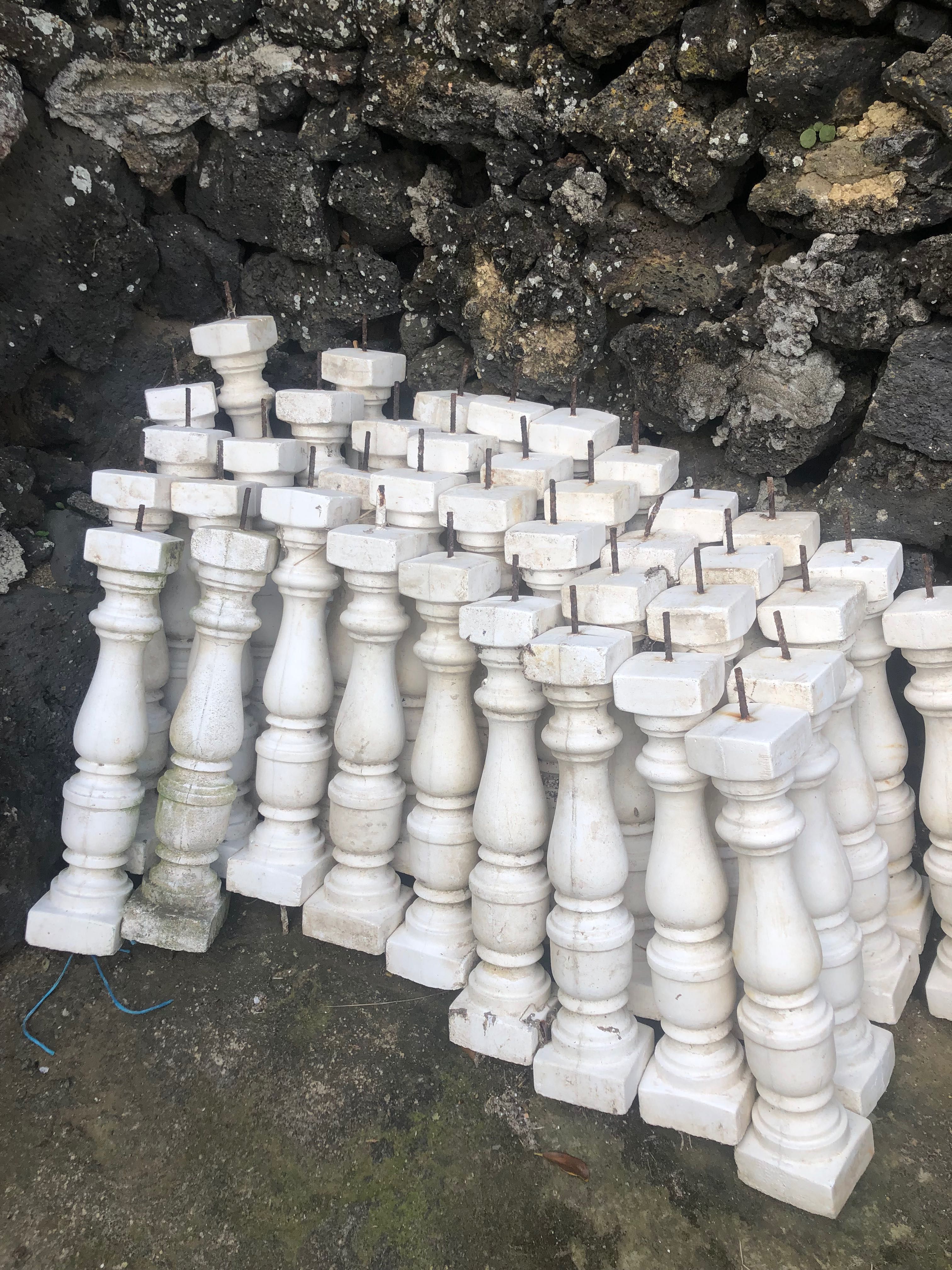 Balaústres brancos