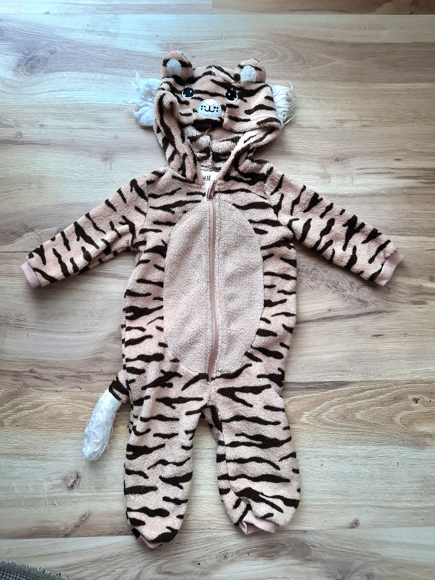 Zapinany pajacyk polarowy H&M tygrysek z ogonem rozm 68 cm