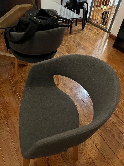 Mesa de vidro + 6 cadeiras