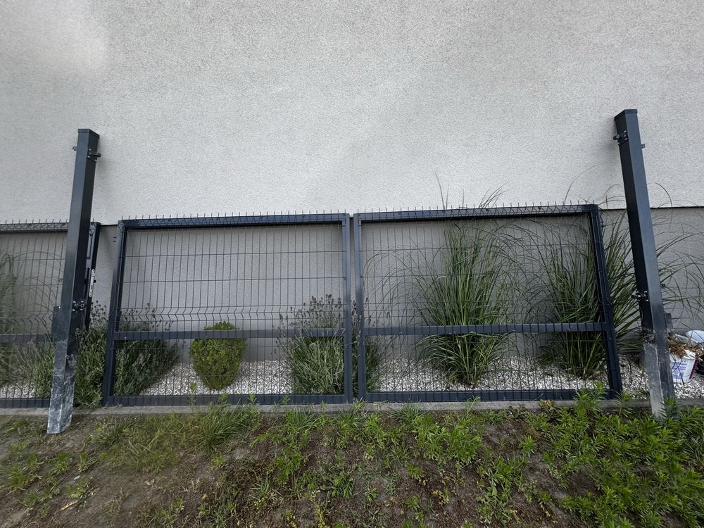 Sprzedam brame i uliczke ze slupkami kompletna