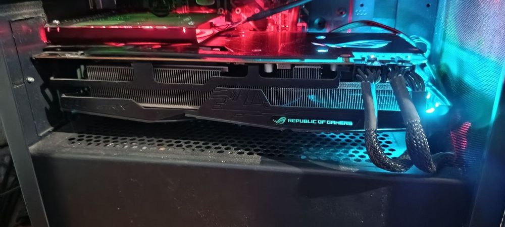 Видеокарта Asus Rog strix rx 5600xt 6gb