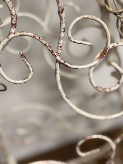 Ялинка металева з покриттям,  з гірляндою та блистками. 87см