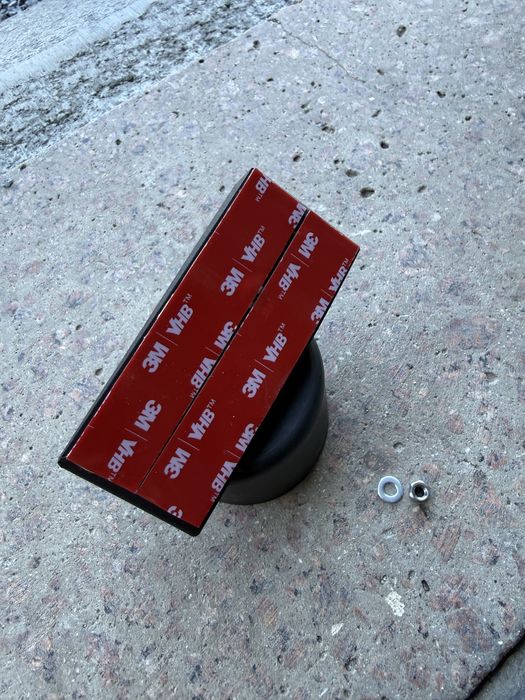 Накладки на передній бампер Tesla Model Y | Для номерного знаку