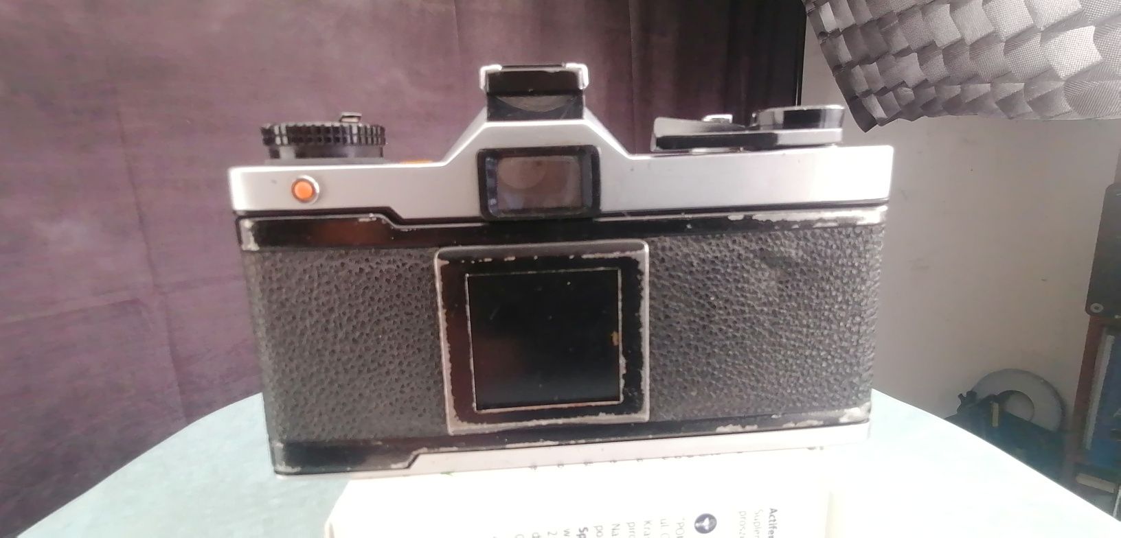 Mamiya lustrzanka analogowa z obiektywem