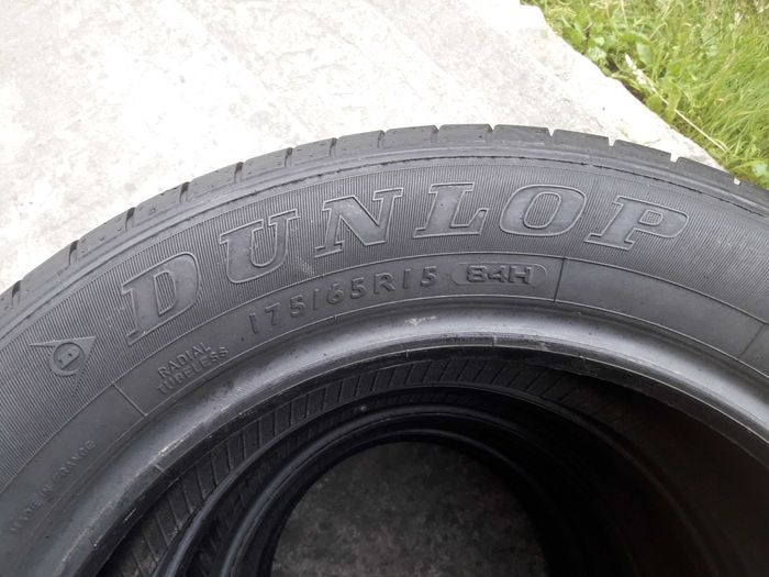 Lato Dunlop 175/65 R15 6.5mm