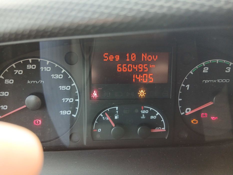 Iveco Daily 70-170 c/ caixa cortinas