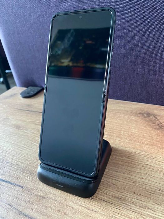 УЦІНКА Motorola Razr 2024 256GB | Частинами 0% | Неверлок (0897)