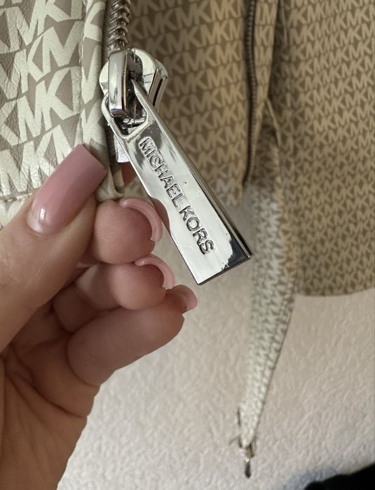 Продам кожаную моногамнаю куртку Michael Kors! Оригинал! Недорого!