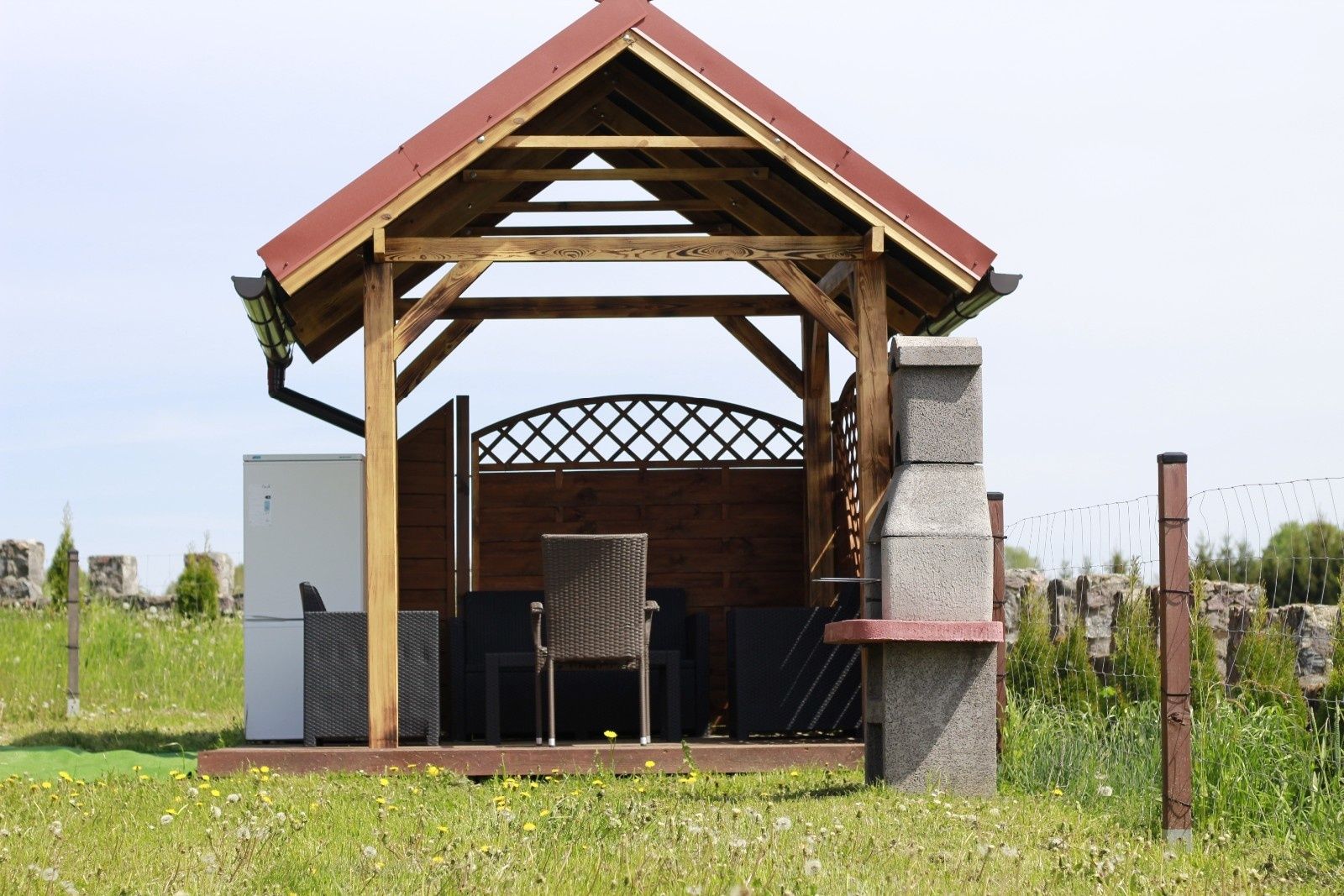 Domek z basenem i widokiem na Jezioro. Duży plac zabaw, + zwierzęta