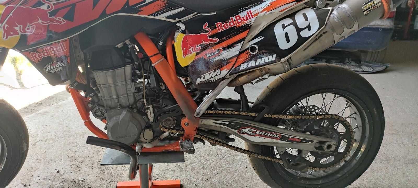 KTM SMR 450 supermoto, tor