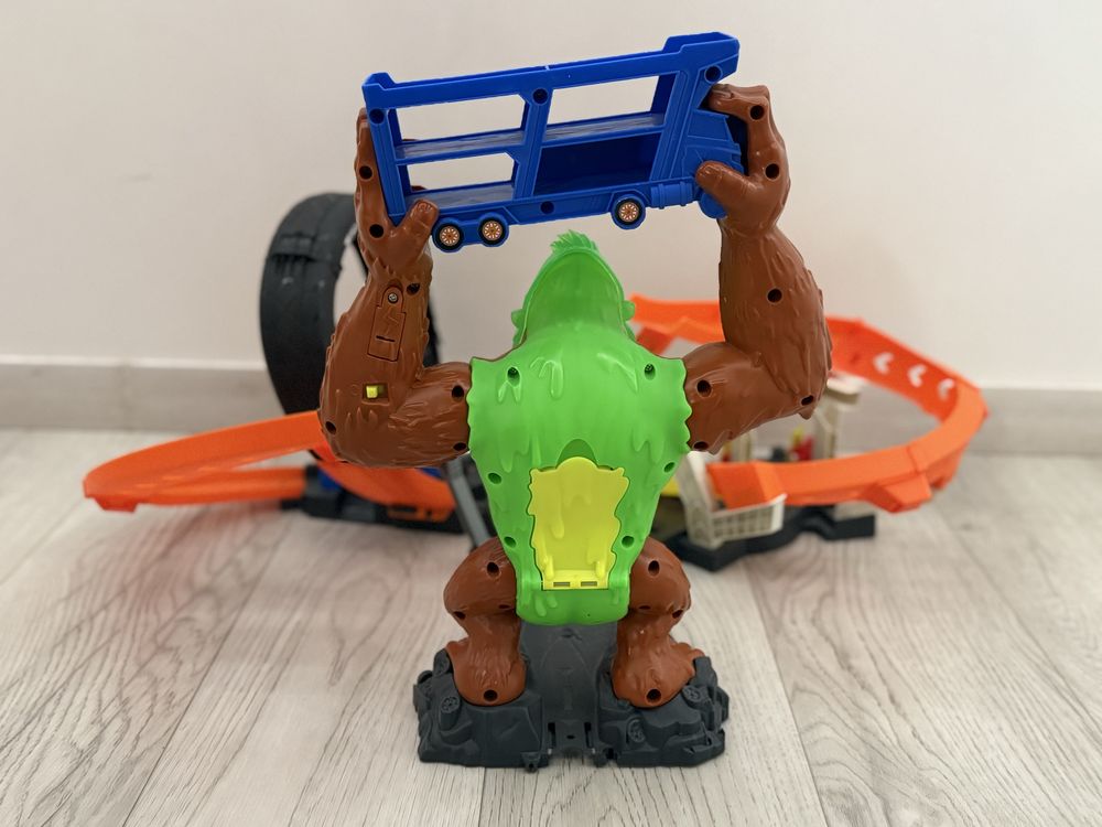 Трек Хот Вілс Напад токсичної горили Hot Wheels Toxic Gorilla