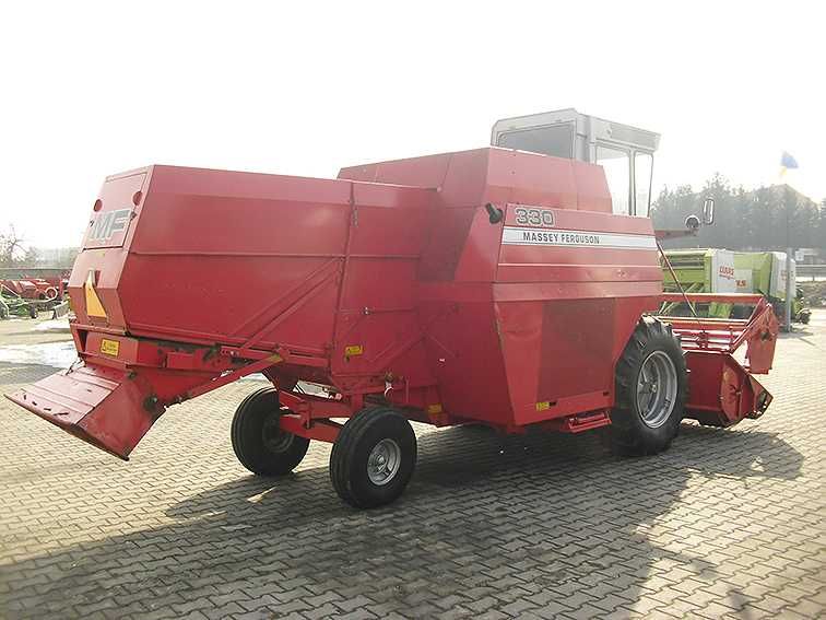 Зерноуборочный комбайн Massey Ferguson 330
