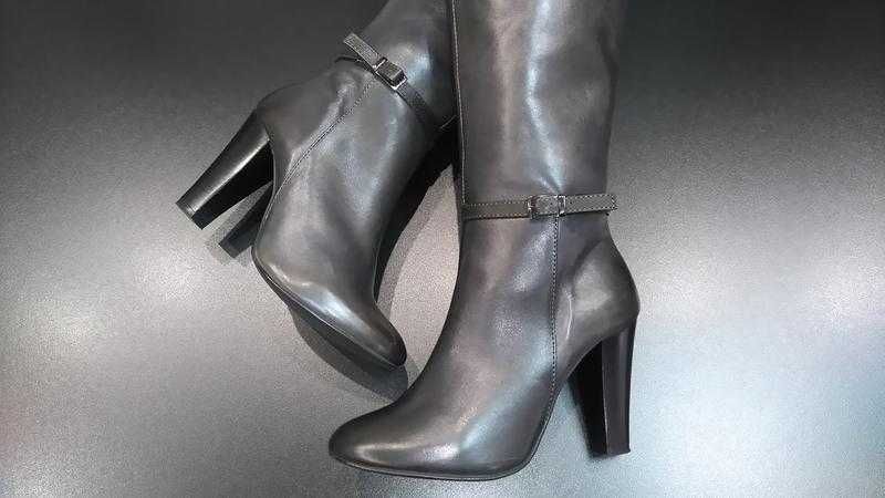 Комфортні красиві шкіряні чоботи /італія/