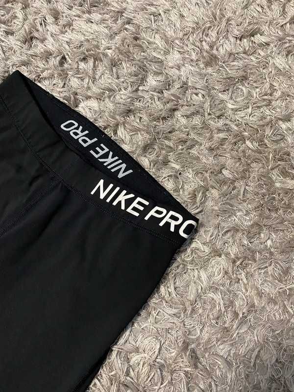 Czarne spodnie legginsy Nike Pro - Size S